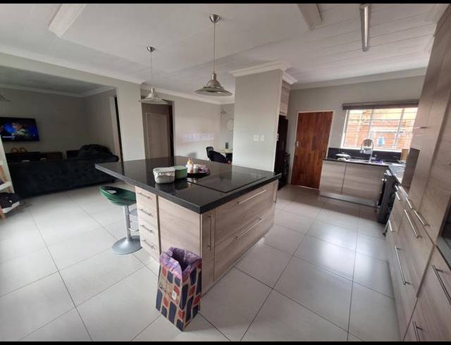 3 BEDROOM DUPLEX FOR SALE IN FAERIE GLEN